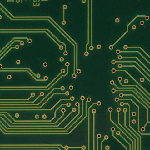 Tracks and connections on circuit board